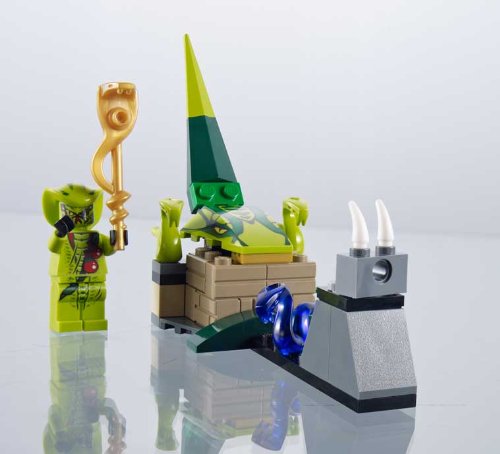 Lego Ninjago: Fight the Power of the Snakes Brickmaster Set