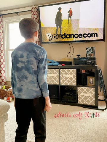 YouDance.com offers Online Dance Classes for kids. Step by step instruction in hip hop, ballet, jazz, contemporary, and clogging! Learn the steps, get detailed choreography instruction, follow allow with pre-choreographed songs and so much more!